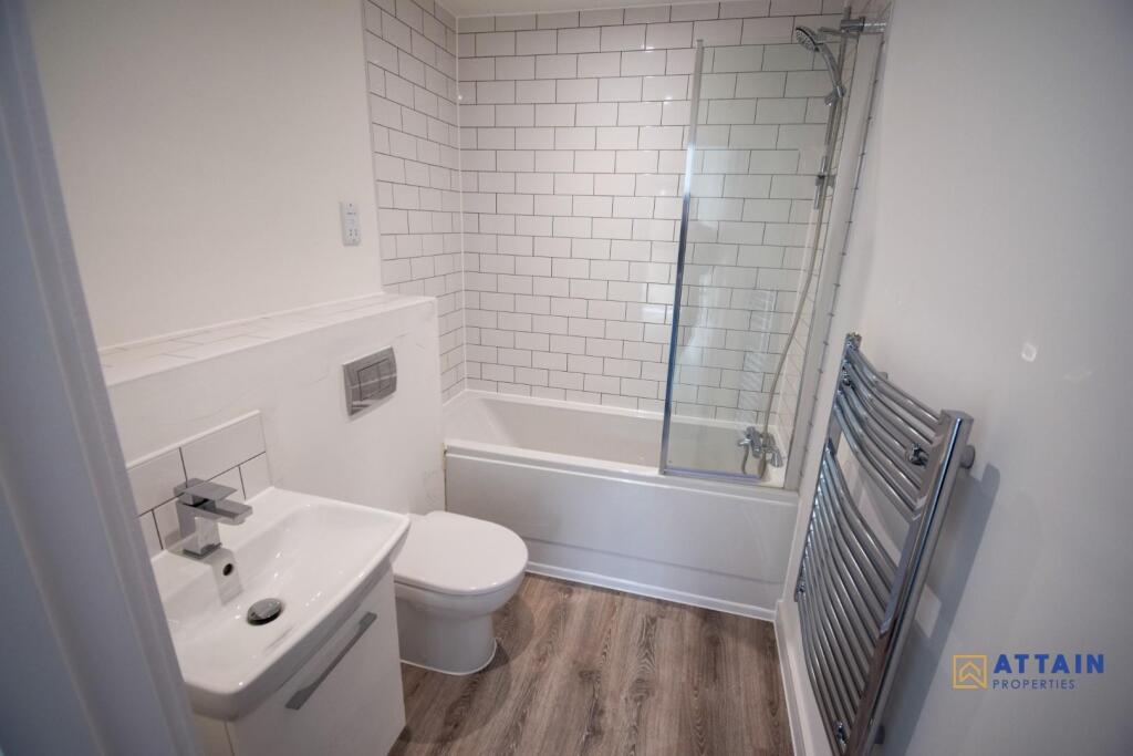 Bathroom 2.jpg