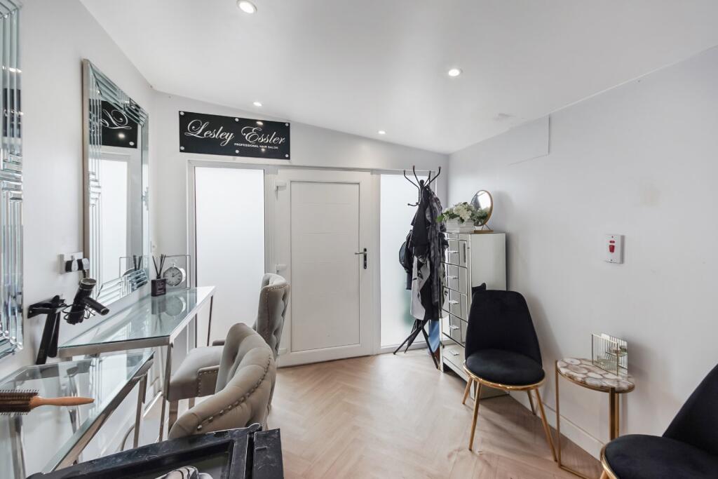 Garage/Salon