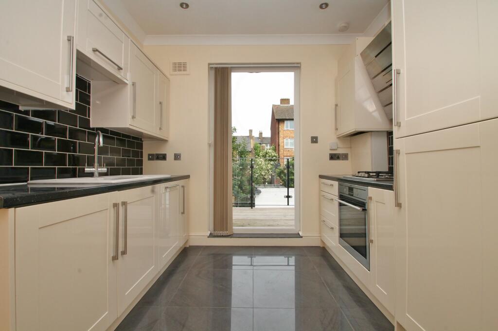 2 bedroom Apartment for rent in E5