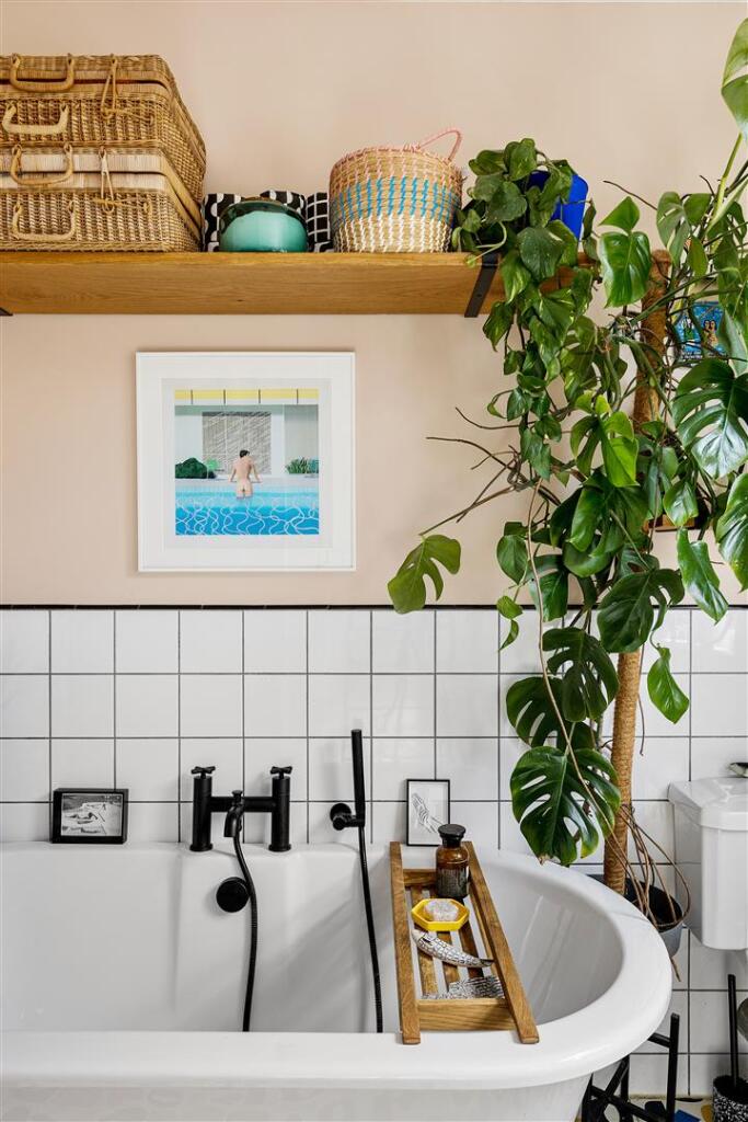 Clementina Road, E18