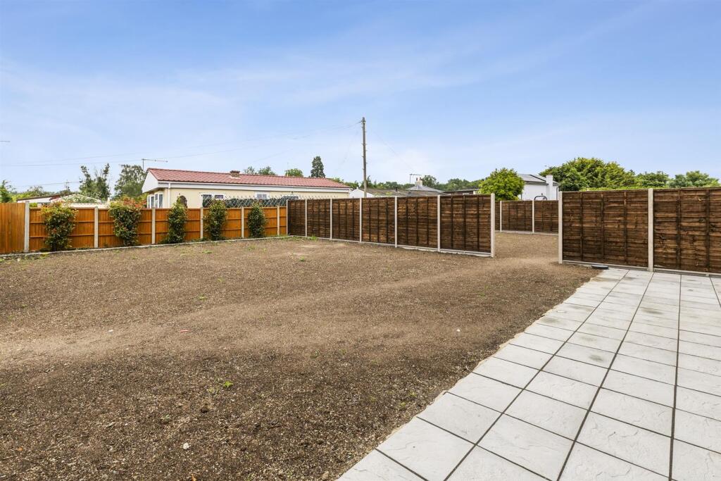 93575_Plot 2 The Squirells North St(22)_low.jpg