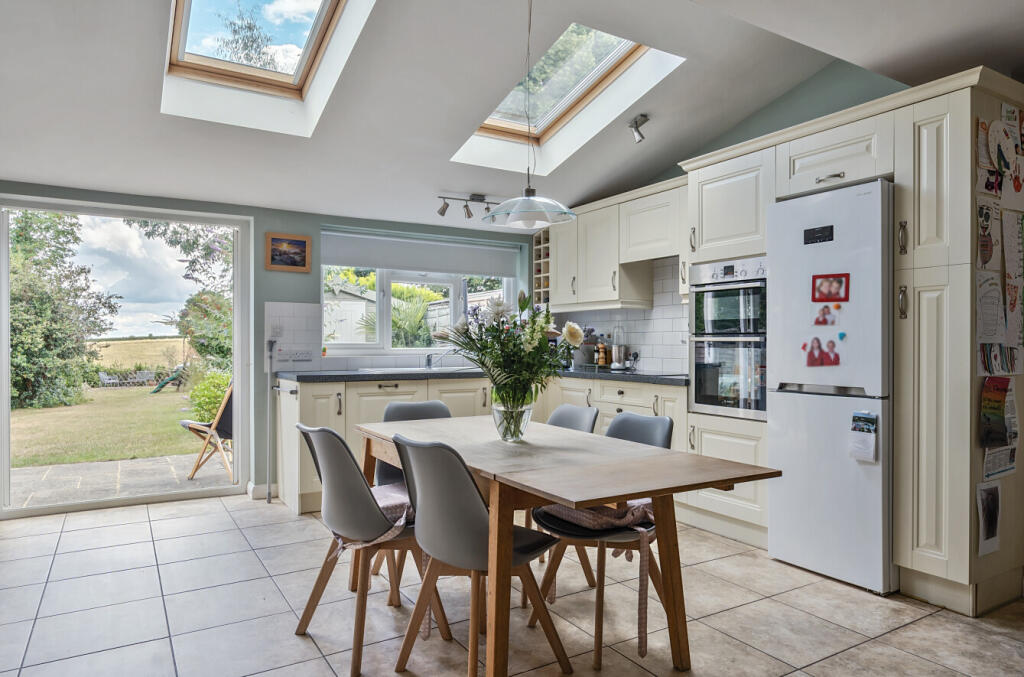 1325031-11-687e2b...