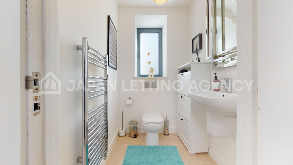 Toilet1-1_Watermarked.png