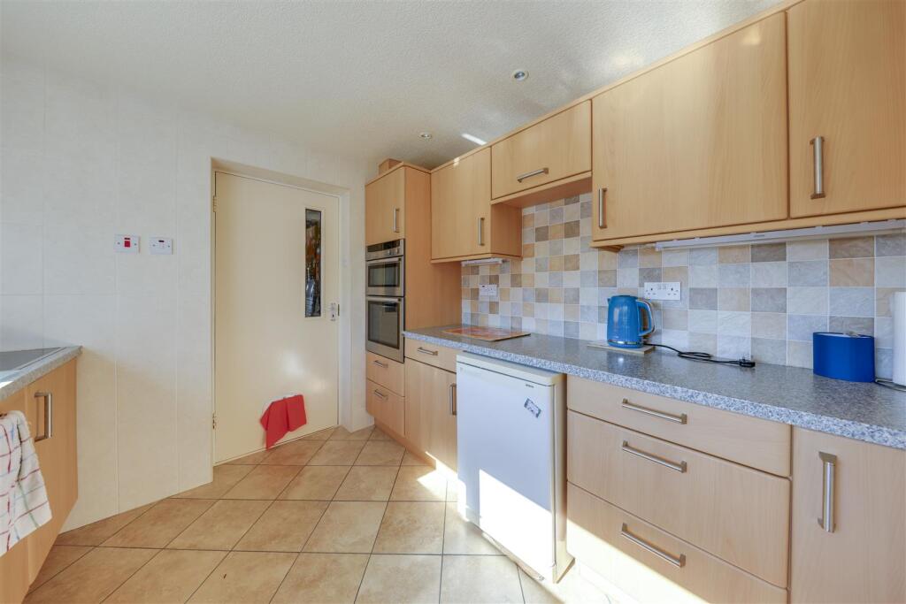 Kitchen Alt