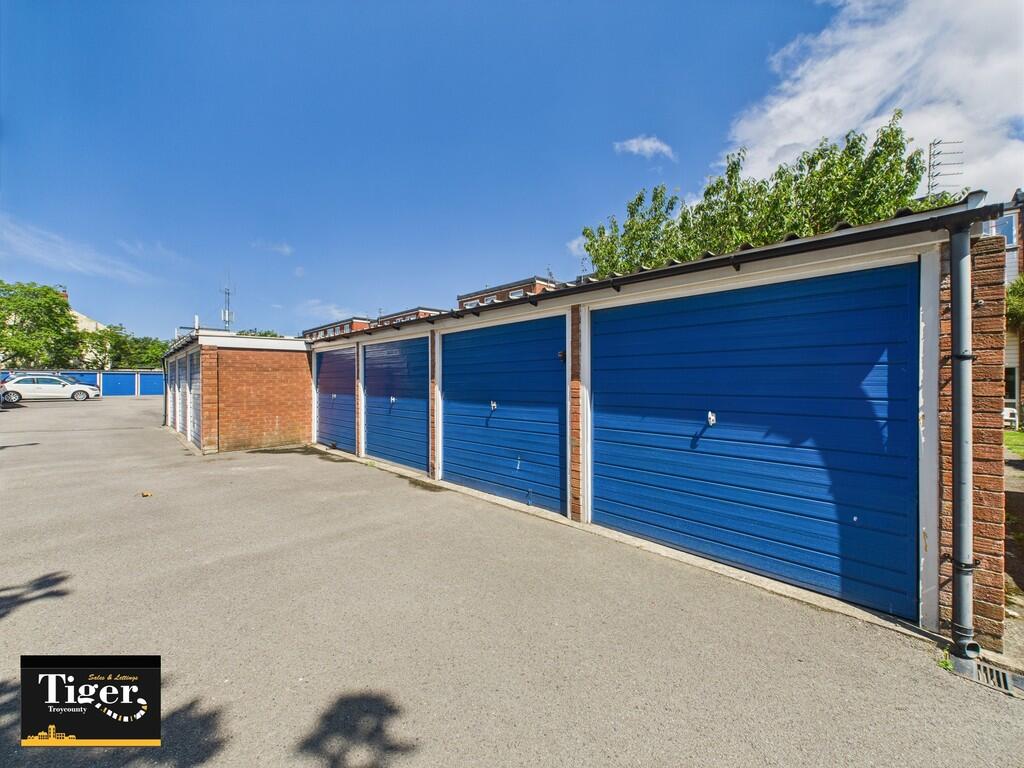 CAM02176G0-PR0643...