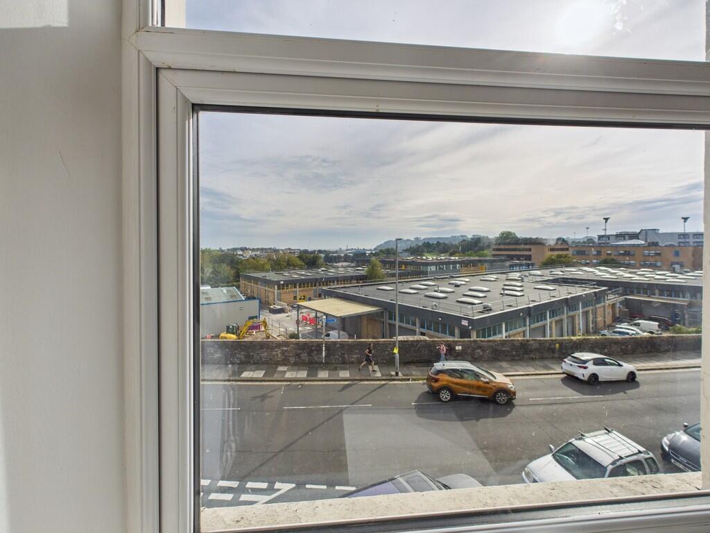 CAM03974G0-PR0216...