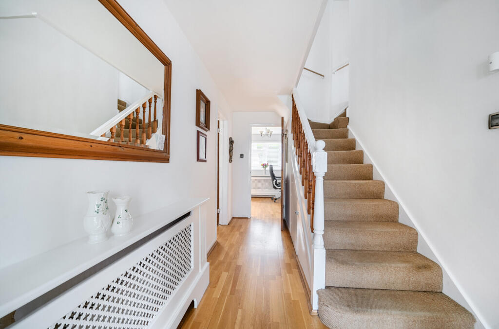 1299464-1-6837189...