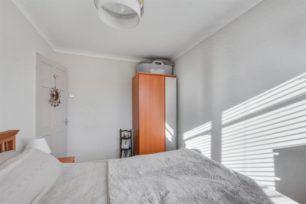 Bedroom 1_2.jpeg