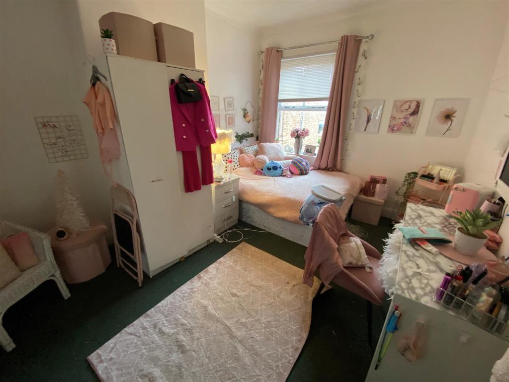 bedroom.jpg
