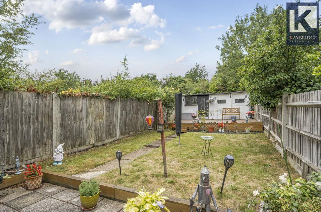 Worcester Park - KT4 8XZ