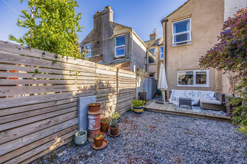 28 Liverpool Road, Portsmouth-Small-PorticoMarketi