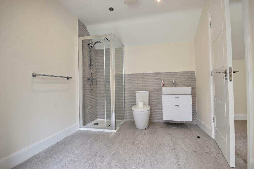 Modern fittings throughout