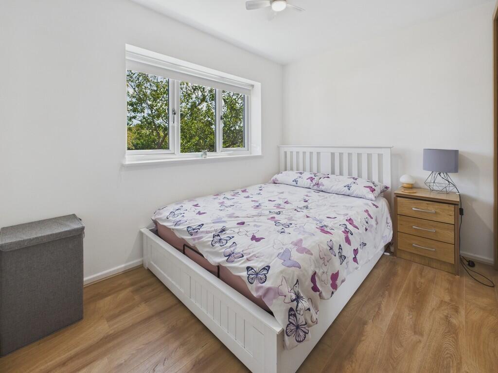 CAM04273G0-PR0188...