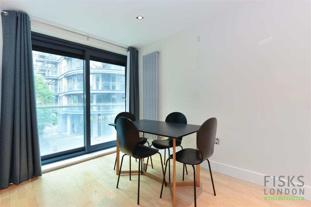 Flat 5 Millharbour (6).JPG