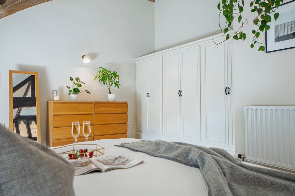 Fitted storage