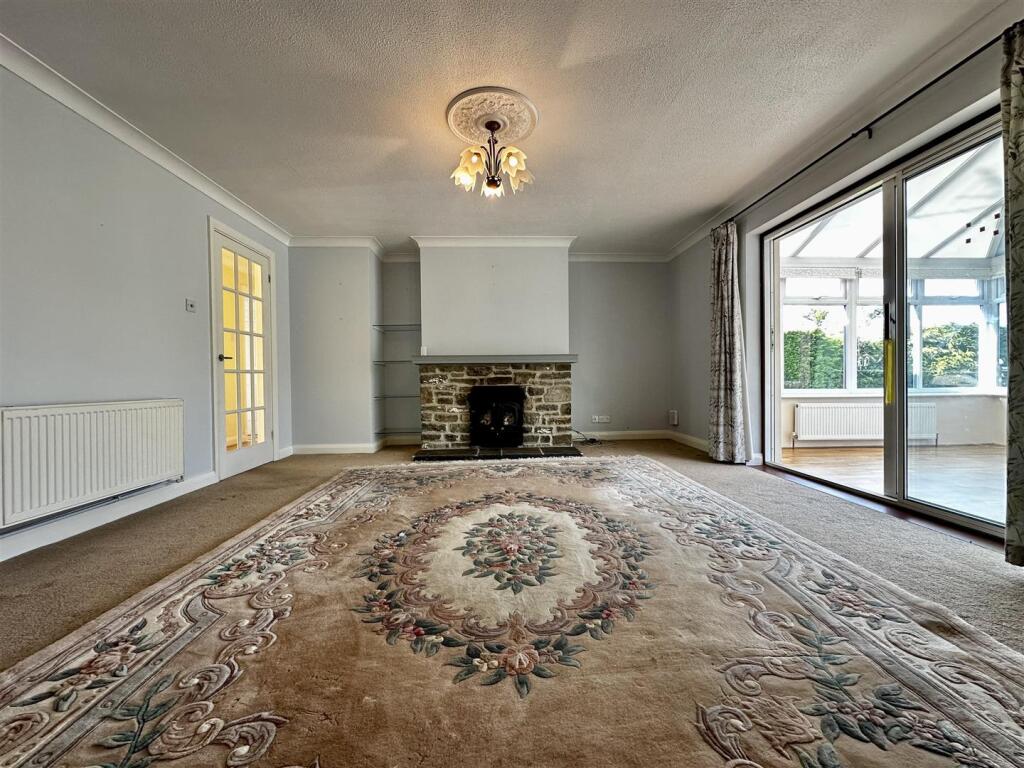 Living Room/Dining Room