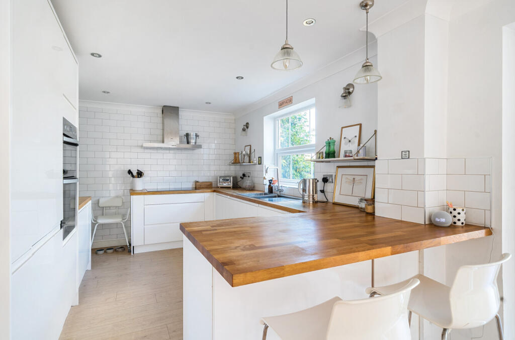 1340066-8-689ef9d...