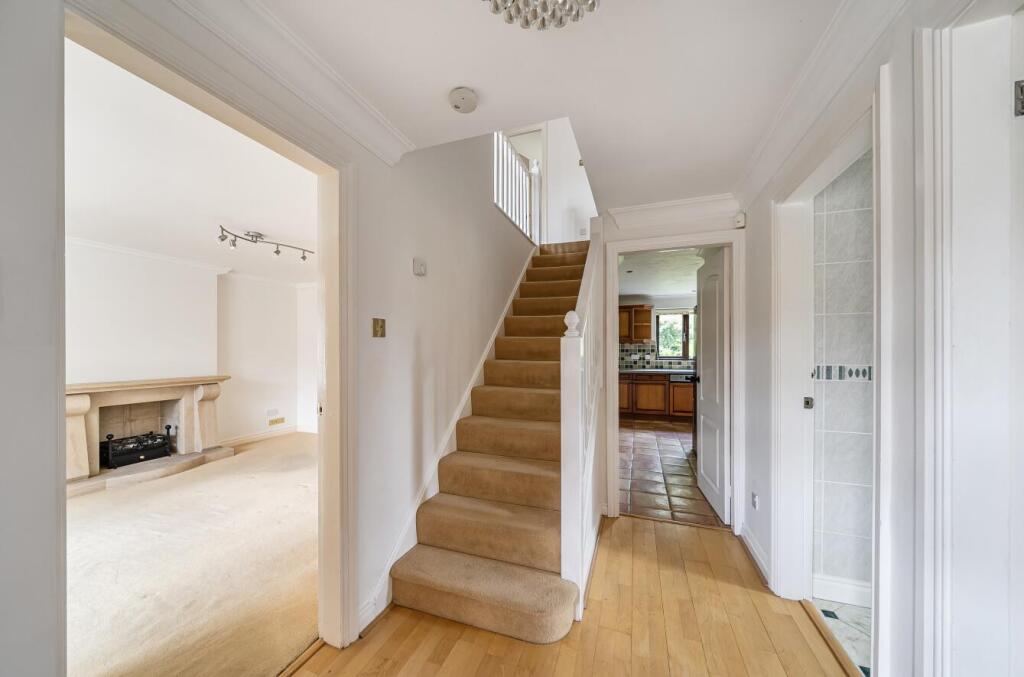 27 Spring Lane, Flore