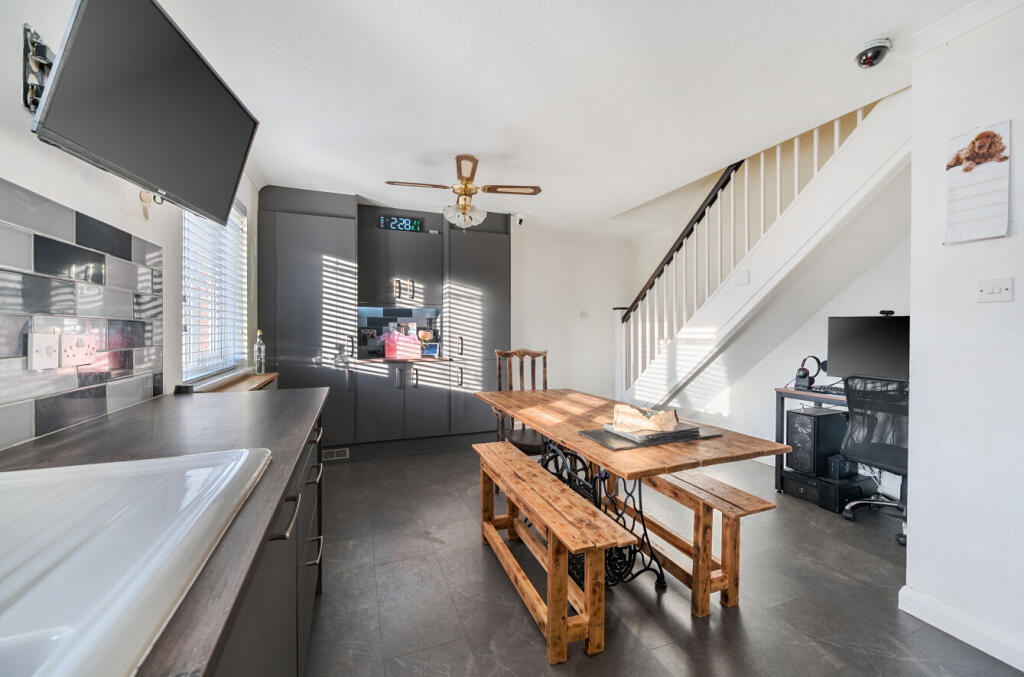 1385362-5-6930623...