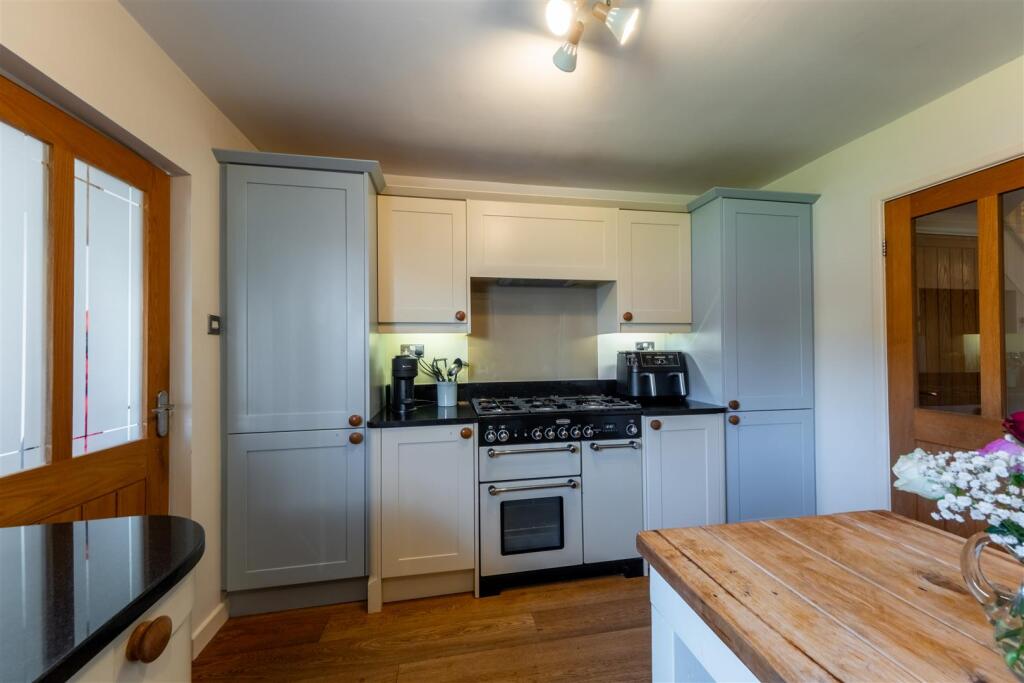 26 The Avenue-004.jpg