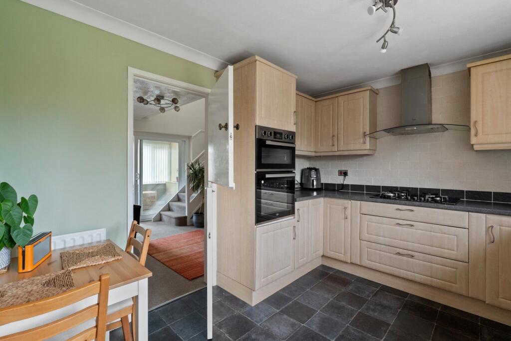 Kitchen/Breakfast Rm