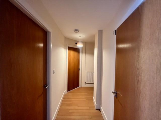 ENTRANCE/VESTIBULE