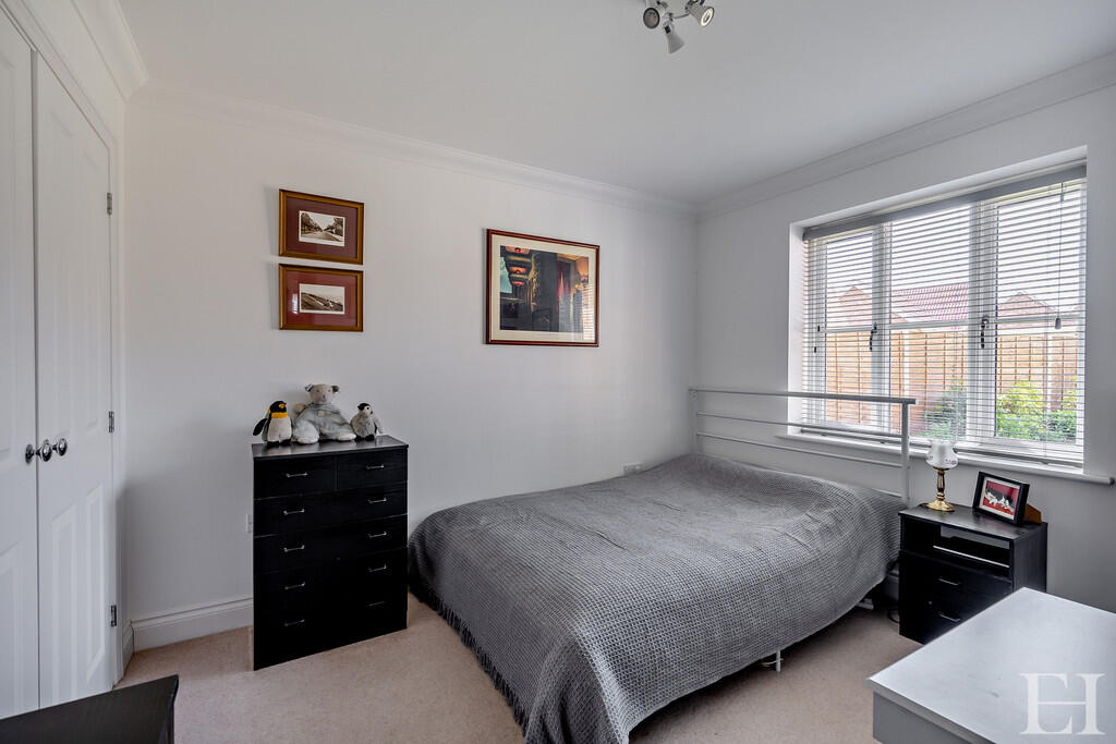 8648366-interiorW...