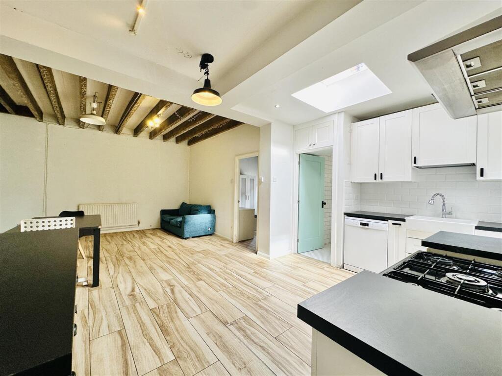 OPEN PLAN LOUNGE/DINING &amp; KITCHEN