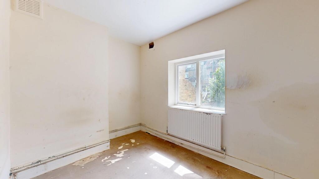 Flat A, 41 Alvington Crescent, Hackney, London, E8 2NN