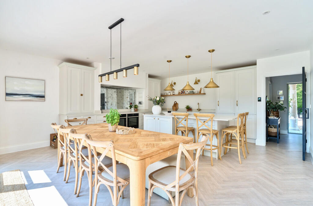 1311532-31-685411...