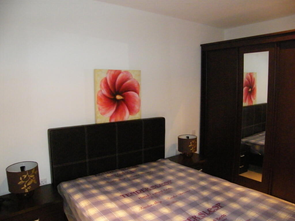 2007_0930HUB2bed0004.JPG