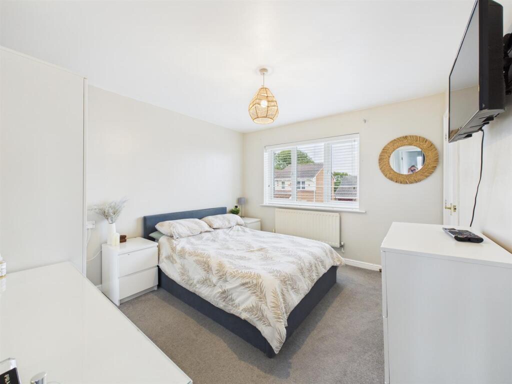 Bedroom: