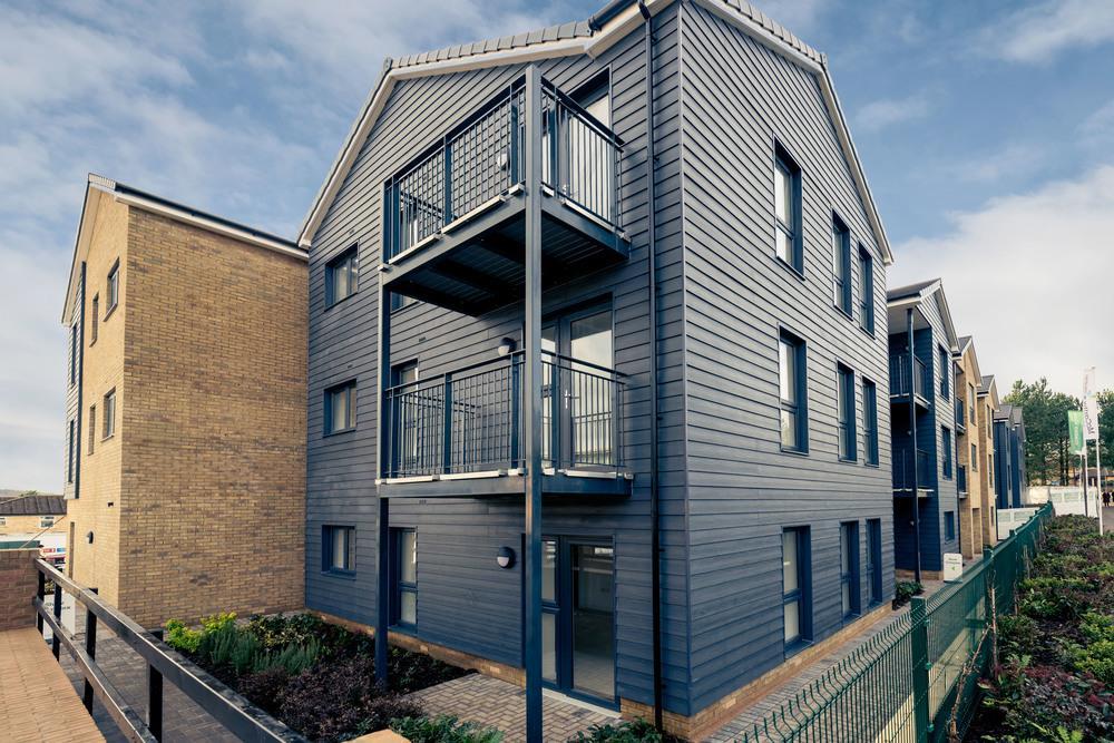 2520_MLT_JPT_RL_EXT (1).jpg