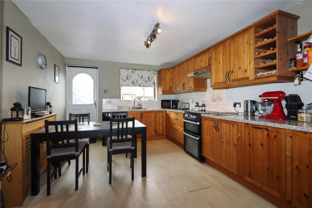 Kitchen / Dining