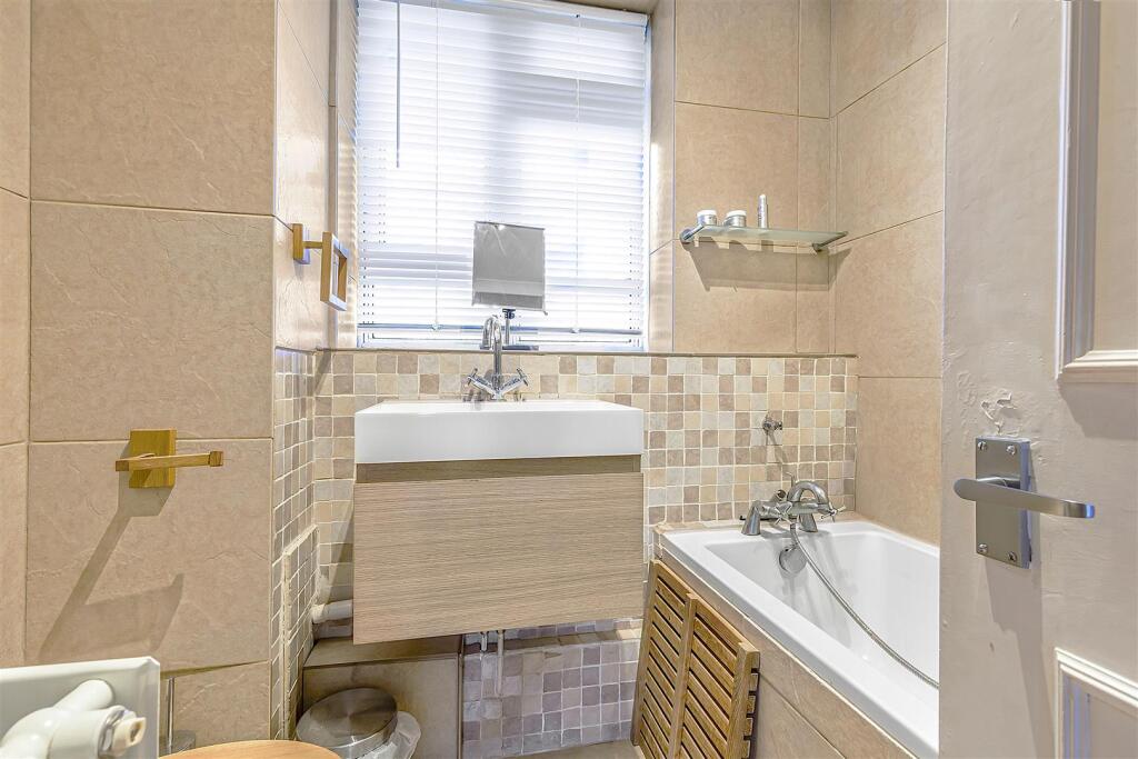 Bathroom, Rollo Court, Eden Harper SW11