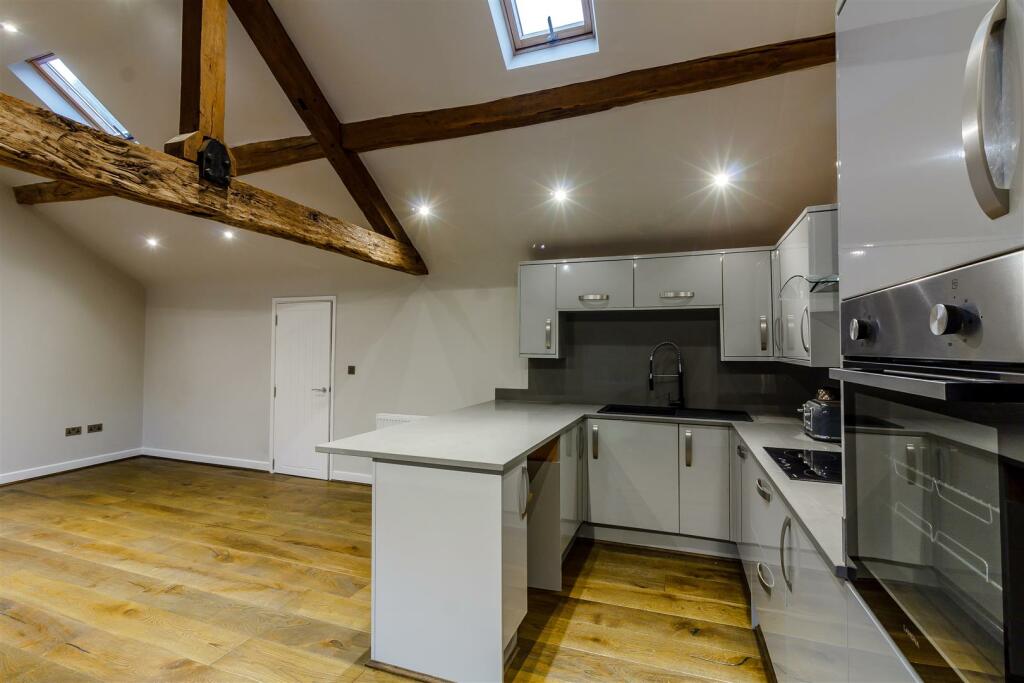 8523469-interior17.jpg