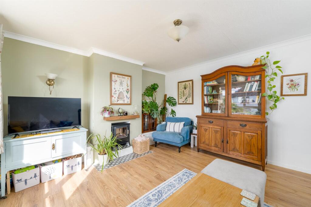 63 Howden_Road-05.jpg