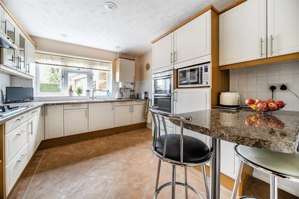 Kitchen/Breakfast Room