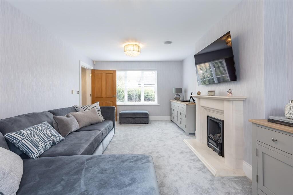 39 Kings Wood (4).jpg