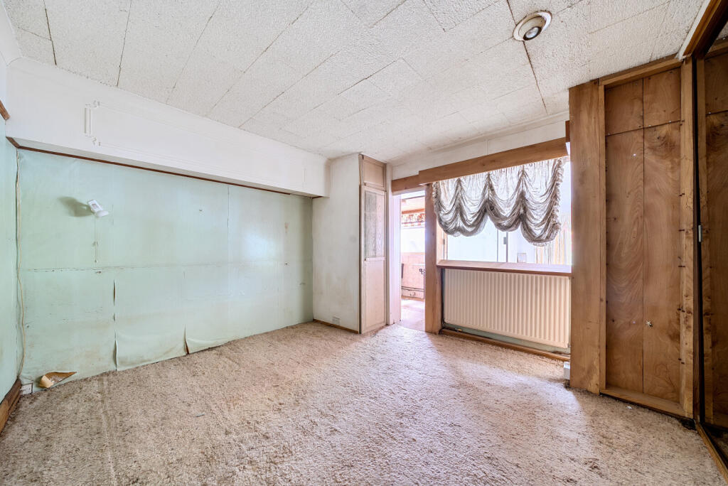 1363126-6-68e4e42...