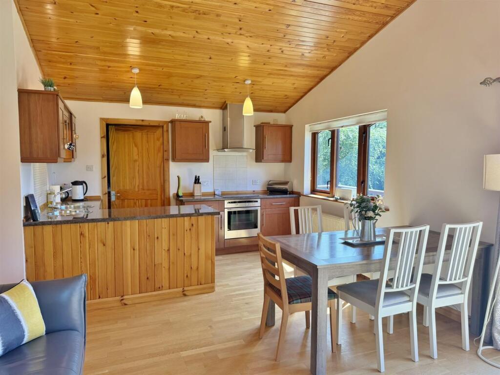 Lounge to kitchen area