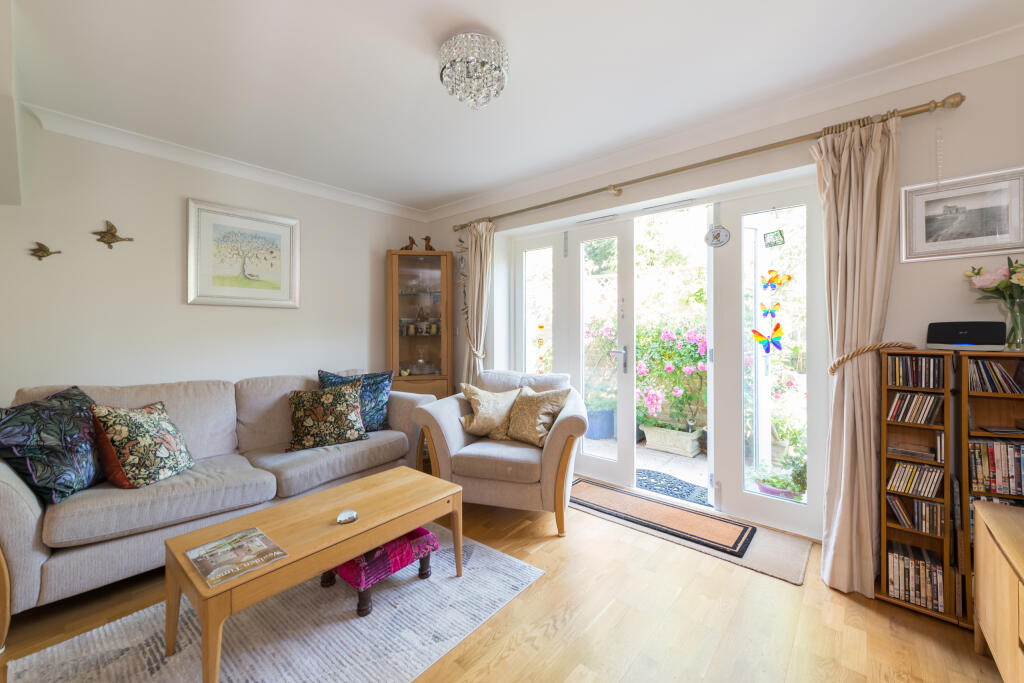 Sitting Room / Dining Room