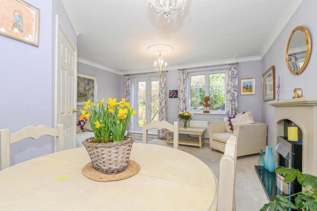 Lounge/Dining Room