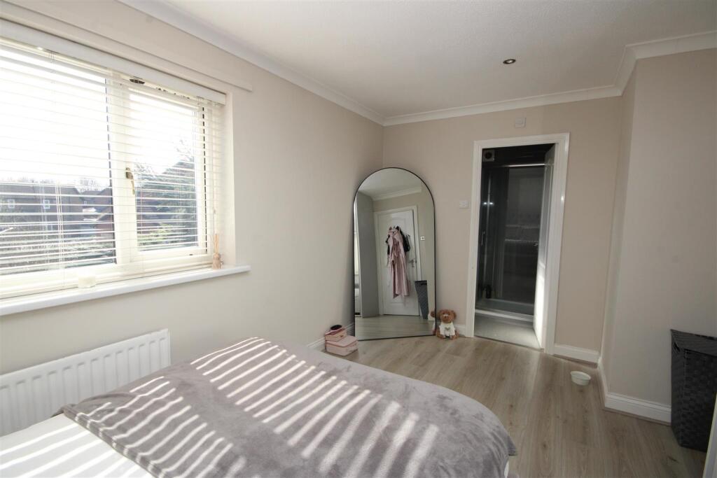 Bedroom 1 (Rear)