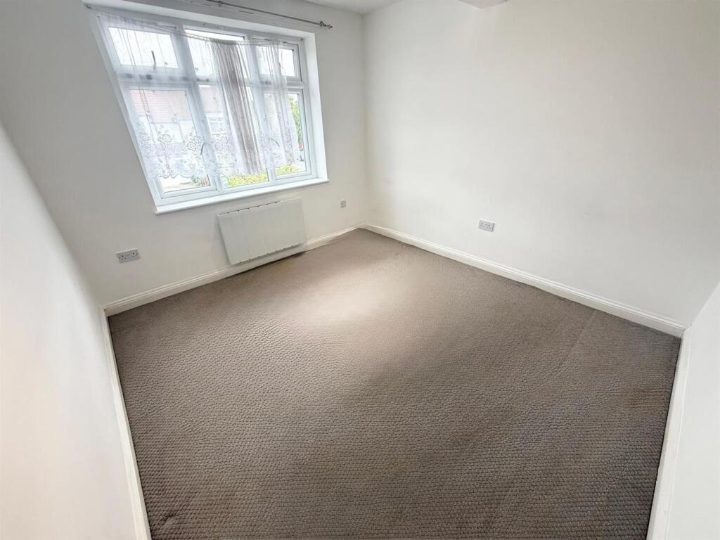 Davidson Frost-Wellings, DFW Gordon Avenue, Bedroo