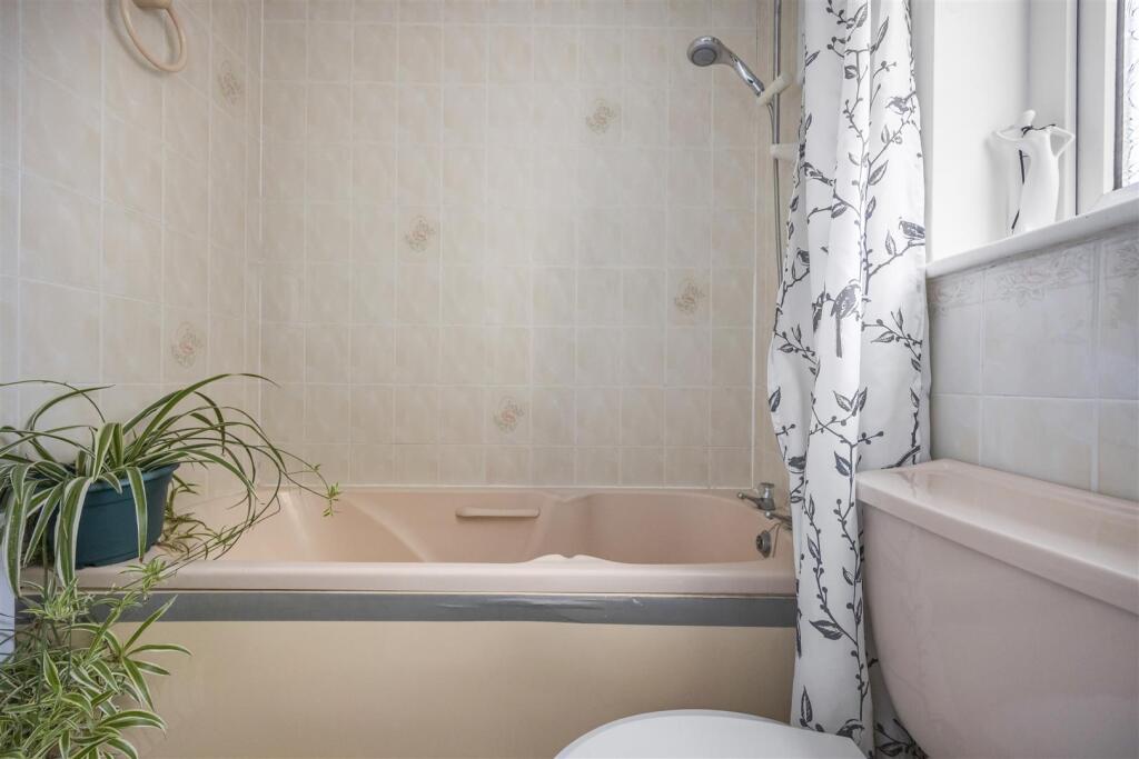 Bathroom.jpg