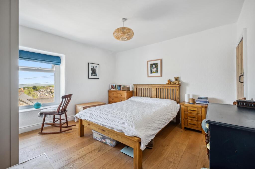 Bedroom One.jpg