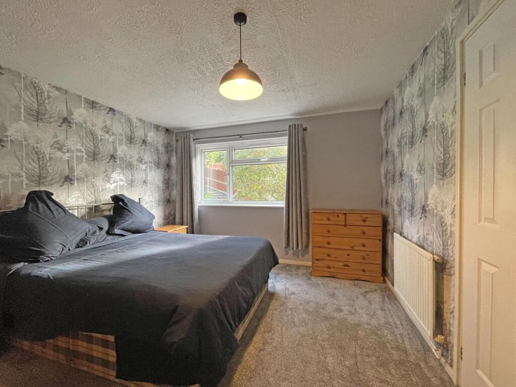 Tailyour Road 180 - Bedroom 1.jpg