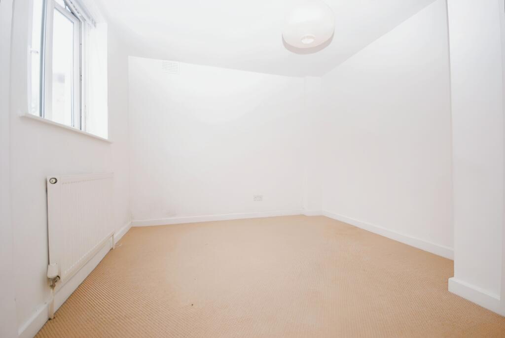 279c4b24-bedroom 202