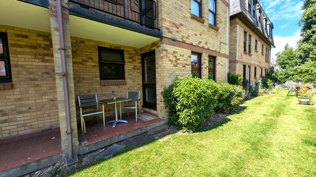 Riverside Terrace